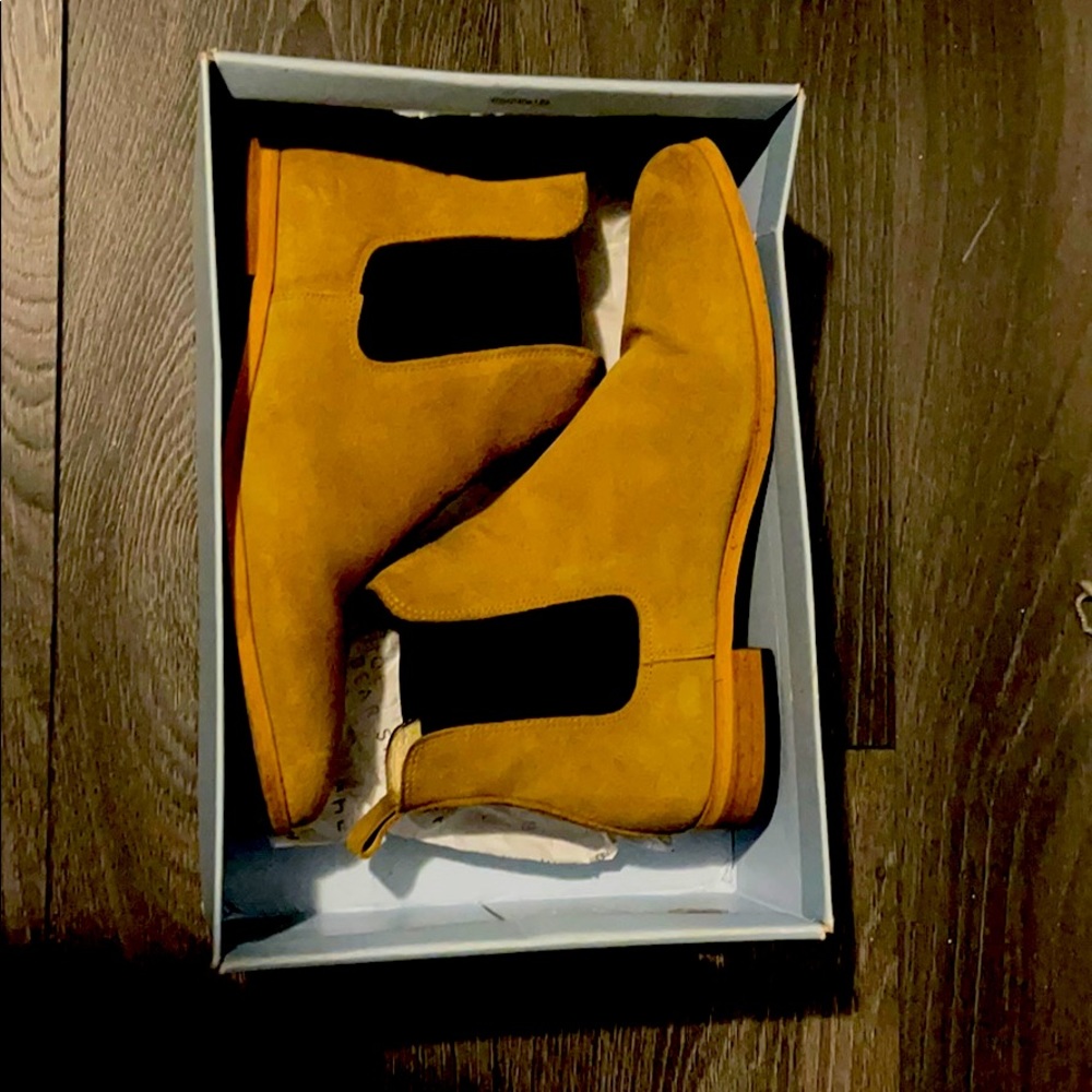 Shoe the bear chelsea boots 9.5